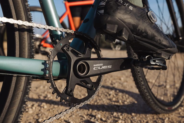 Shimano cues 1x crankset with foot clipped in
