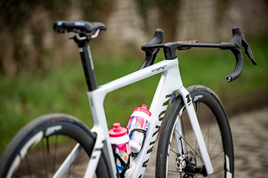 Canyon's new Endurace CFR is basically an updated Aeroad