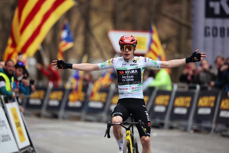 Vingegaard is in a class of his own as the Giro looms
