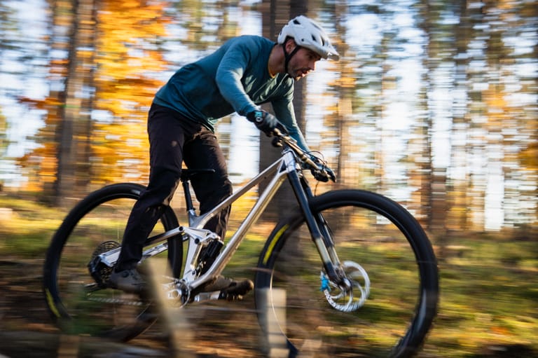 The Actofive I-Train 32 is a 32-inch trail bike