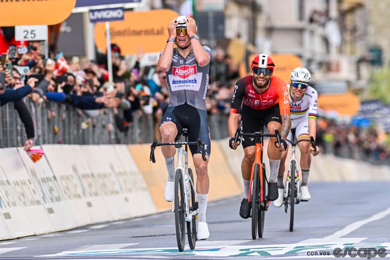 Milan-San Remo: An unshakeable Van der Poel triumphs in a furious finale