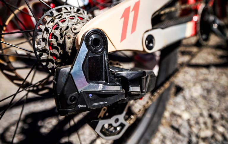 SRAM brings Full Mount derailleur to downhill